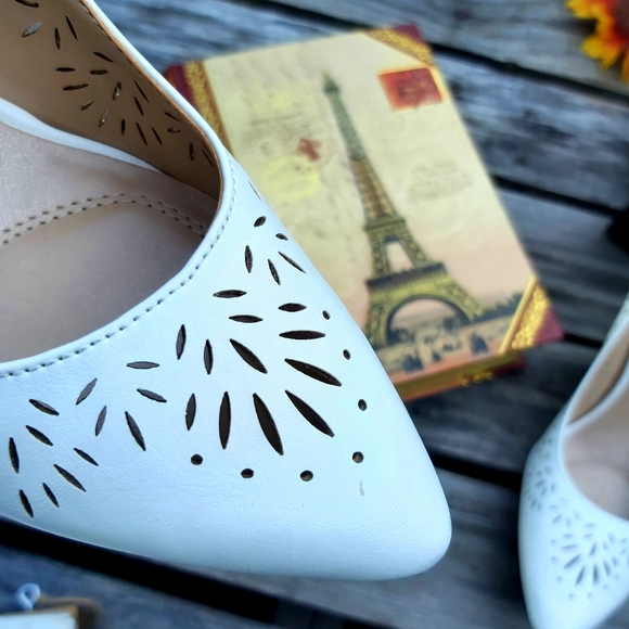 Super Deal Buy One Pair Size 6 Get Other Free Unisa Pumps - Picture 14 of 16